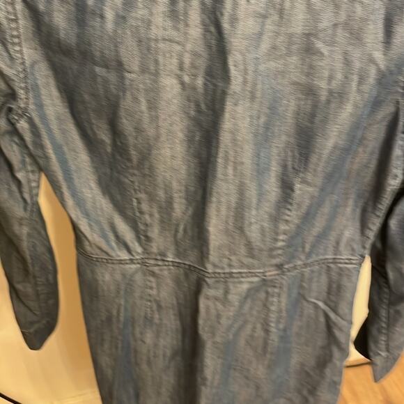 Boden Signature Denim Dress Casual Elegance with a Flattering Fit - Picture 9 of 10